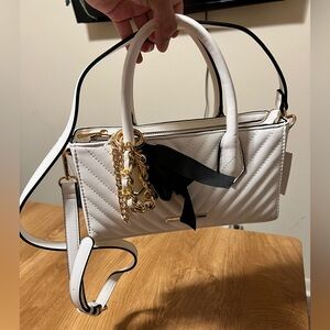 Elegant White Quilted Handbag with Gold Accents